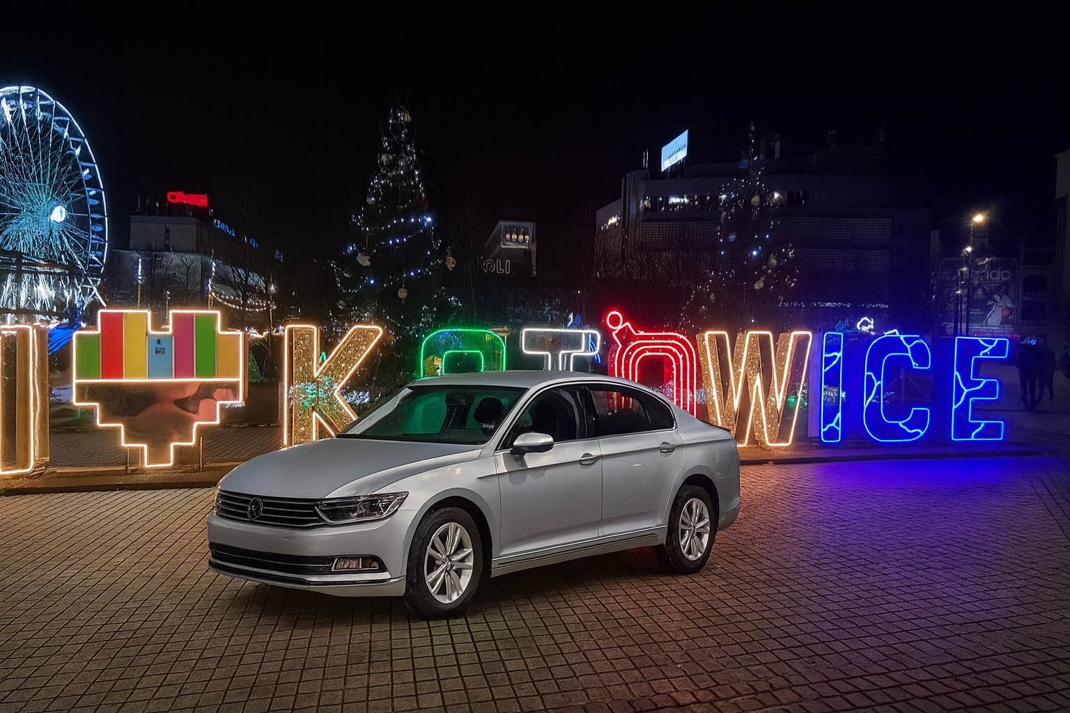 Katowice nocą - tutaj działa nasz skup aut 24h z odbiorem aut gratis i gotówką od ręki.